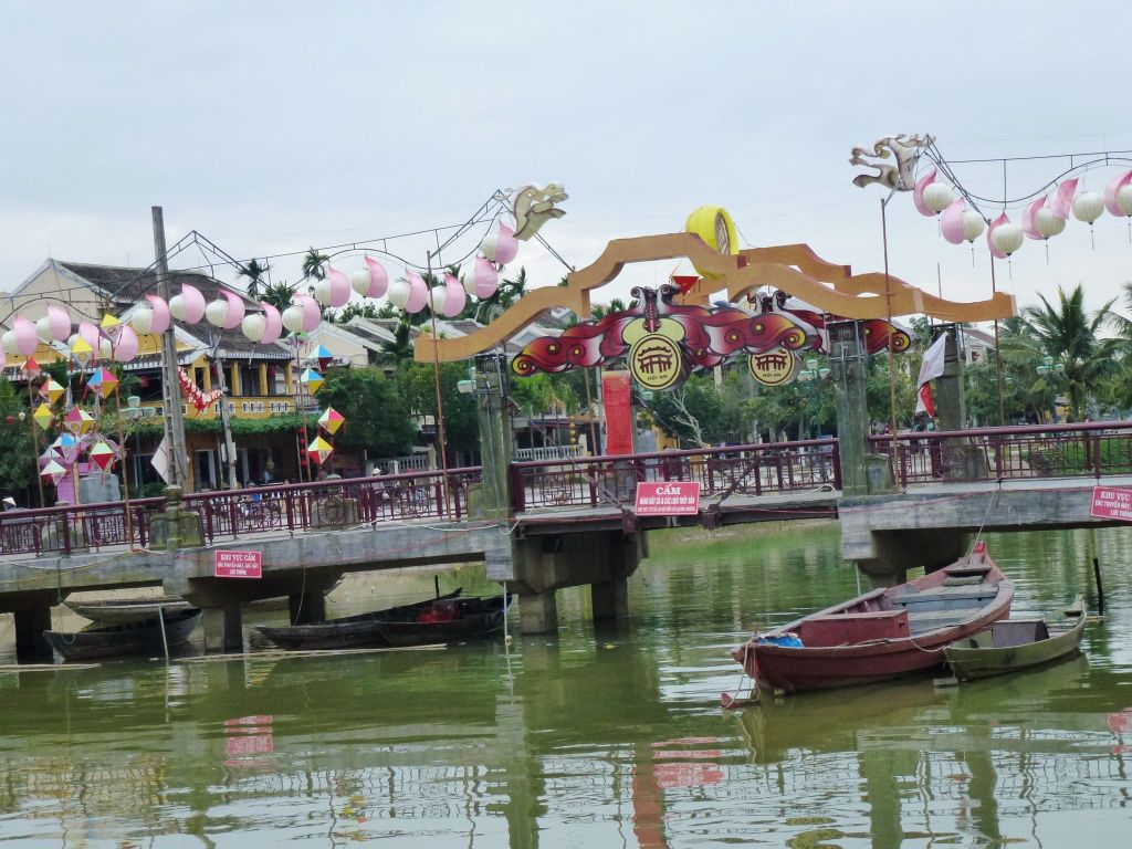 474621_10151367548235434_998059440_o