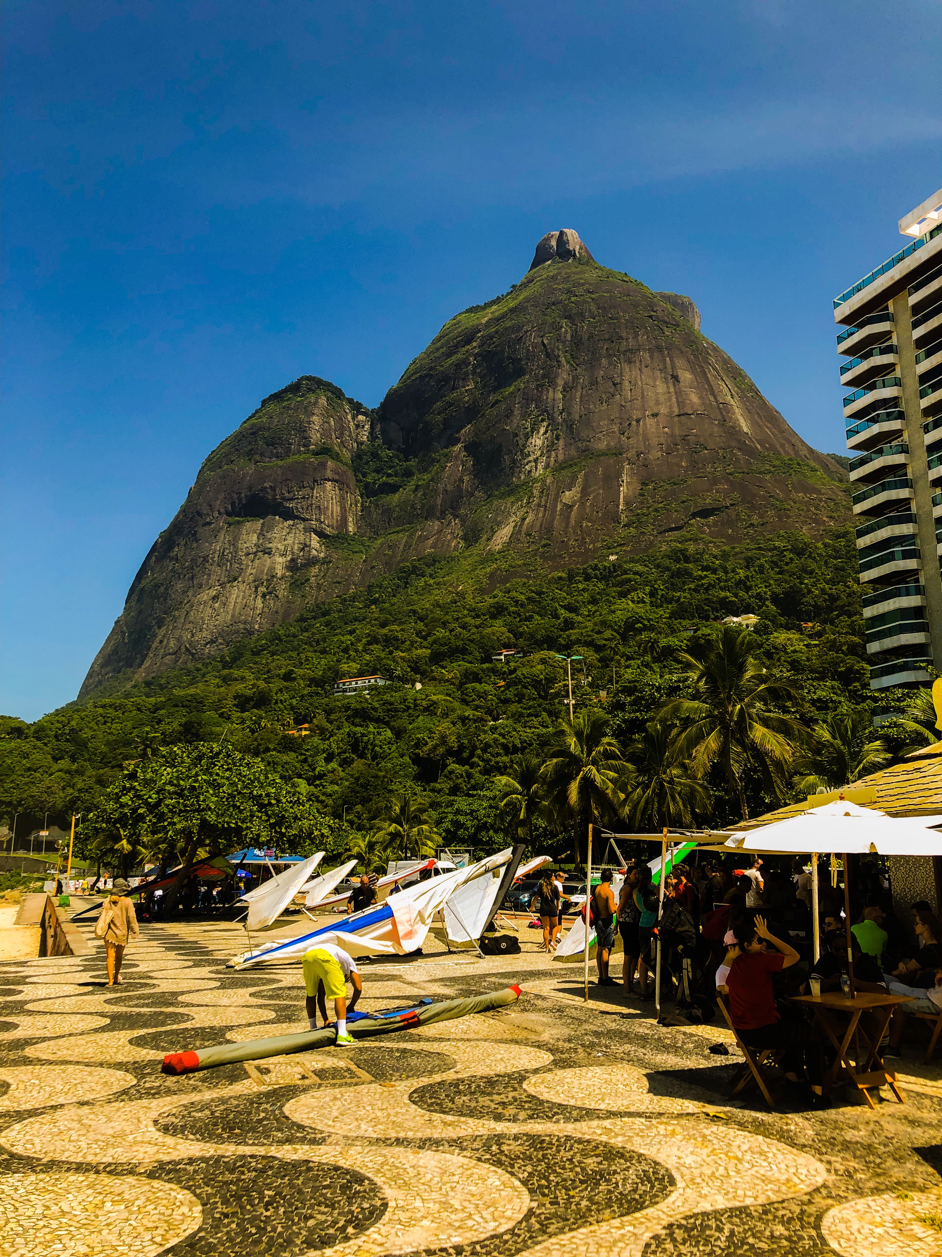 56ED6FF8-106A-4CF8-B246-370ED8103580